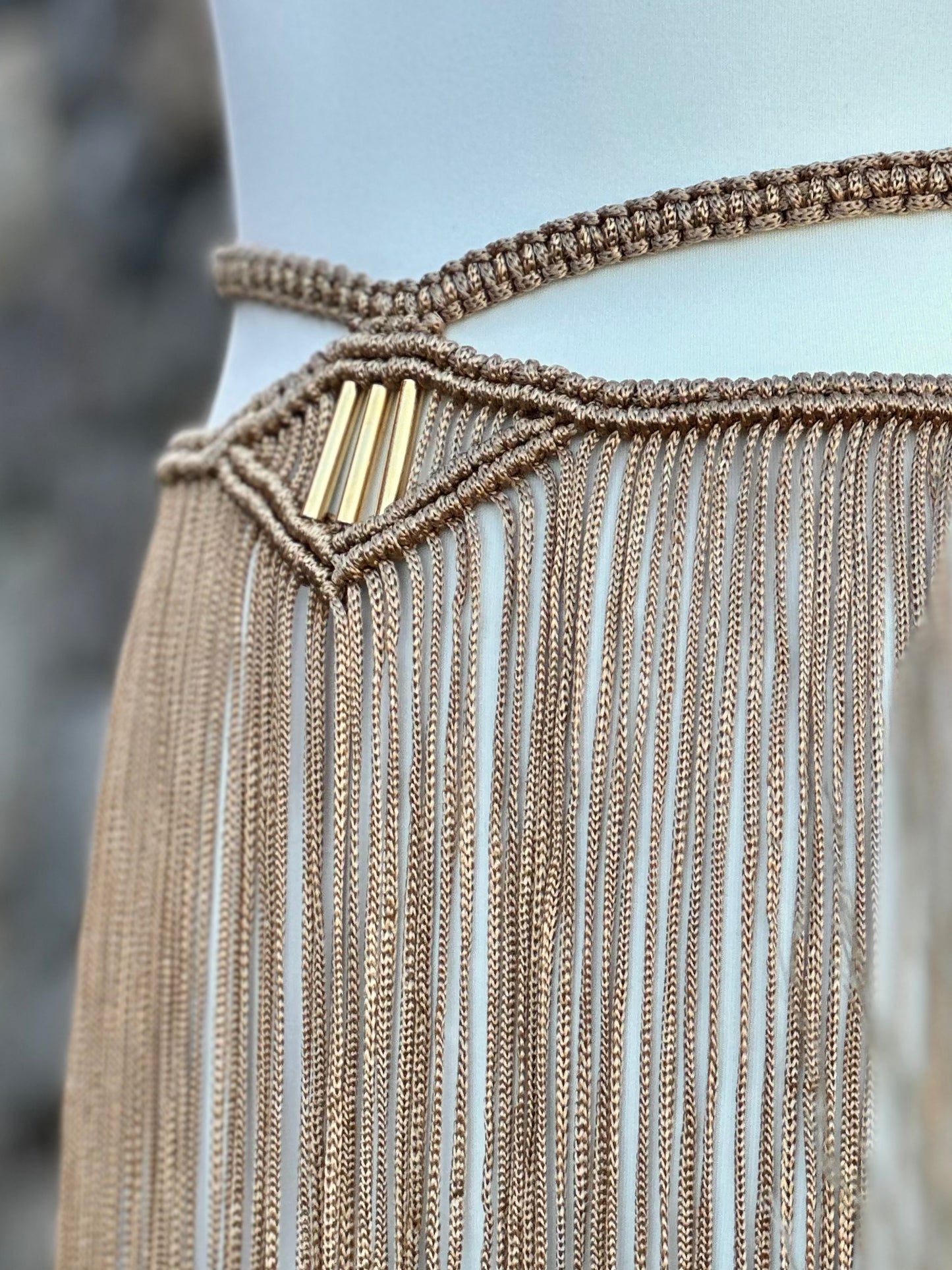 Conjunto Top con Hombreras y Falda