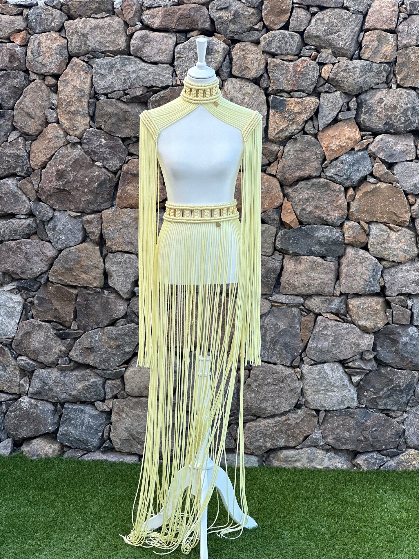 Conjunto Hombreras y Falda